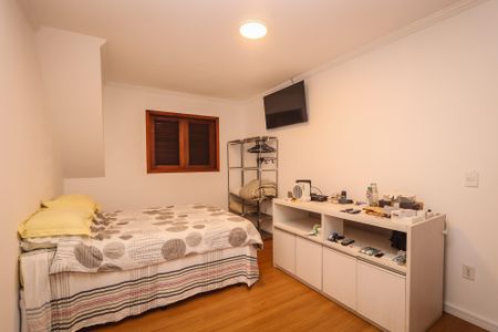 Casa à venda com 350m², 5 quartos e 5 vagasQuarto 2