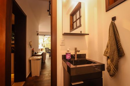 Casa à venda com 350m², 5 quartos e 5 vagasBanheiro de Serviço