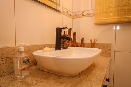 Casa à venda com 350m², 5 quartos e 5 vagasLavabo