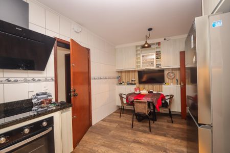 Casa à venda com 350m², 5 quartos e 5 vagasCozinha