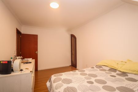 Casa à venda com 350m², 5 quartos e 5 vagasQuarto 2