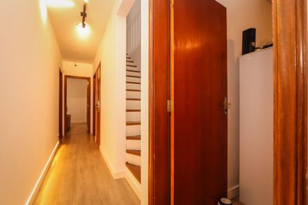 Casa à venda com 350m², 5 quartos e 5 vagasCorredor