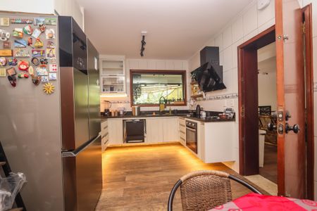 Casa à venda com 350m², 5 quartos e 5 vagasCozinha