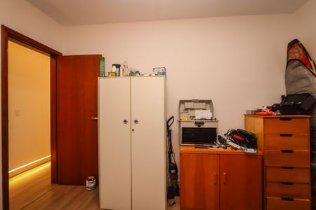 Casa à venda com 350m², 5 quartos e 5 vagasQuarto de Serviço