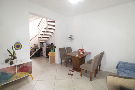 Sala de casa para alugar com 2 quartos, 120m² em Cascadura, Rio de Janeiro