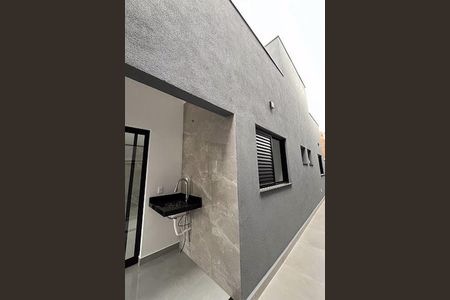Casa à venda com 151m², 3 quartos e 2 vagas