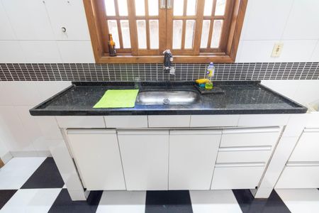 Casa para alugar com 100m², 3 quartos e sem vagaCozinha e Área de Serviço