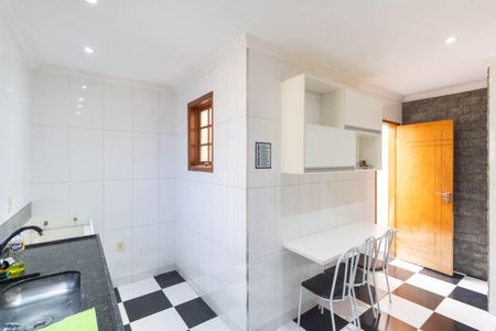 Casa para alugar com 100m², 3 quartos e sem vagaCozinha e Área de Serviço