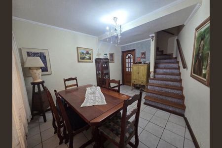 Casa à venda com 3 quartos, 150m² em Jardim Rizzo, São Paulo