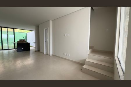 Casa à venda com 146m², 3 quartos e 4 vagasSala