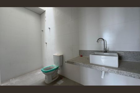 Casa à venda com 146m², 3 quartos e 4 vagasBanheiro