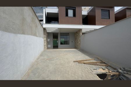 Casa à venda com 146m², 3 quartos e 4 vagasGaragem