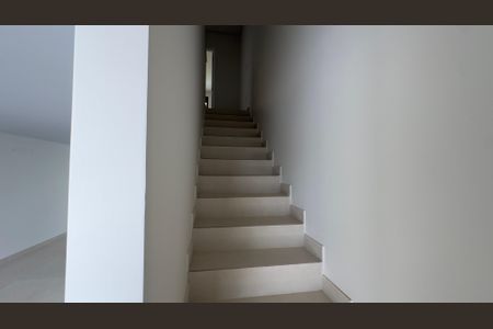Casa à venda com 146m², 3 quartos e 4 vagasCorredor