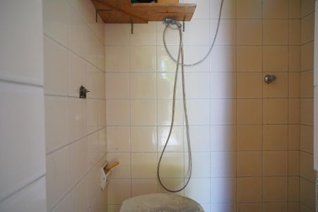 Casa à venda com 240m², 5 quartos e 2 vagasBanheiro