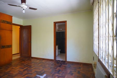 Casa à venda com 240m², 5 quartos e 2 vagasQuarto Suíte
