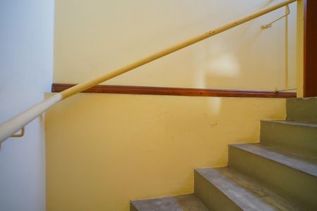 Casa à venda com 240m², 5 quartos e 2 vagasEscada