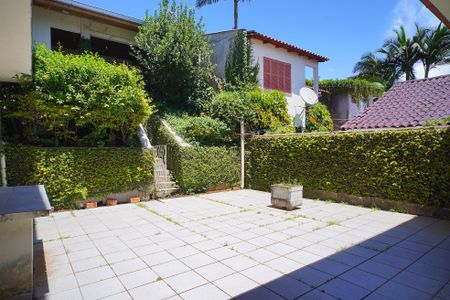 Casa à venda com 240m², 5 quartos e 2 vagaspatio 