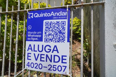 Casa à venda com 240m², 5 quartos e 2 vagasplaquinha 