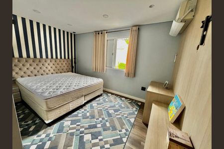 Casa à venda com 3 quartos, 209m² em Vila Carrão, São Paulo