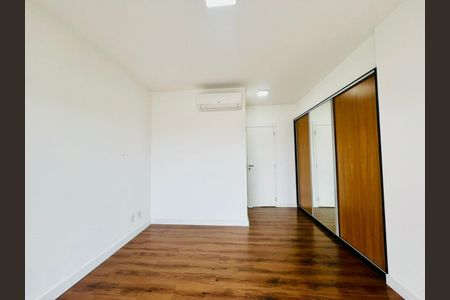 Apartamento à venda com 3 quartos, 136m² em Vila Olímpia, São Paulo