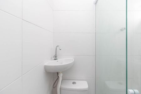 Banheiro de kitnet/studio para alugar com 1 quarto, 18m² em Vila Maria Baixa, São Paulo