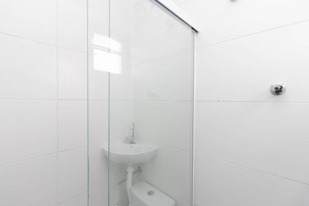 Banheiro de kitnet/studio para alugar com 1 quarto, 18m² em Vila Maria Baixa, São Paulo