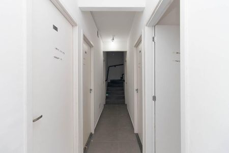 Corredor de kitnet/studio para alugar com 1 quarto, 18m² em Vila Maria Baixa, São Paulo