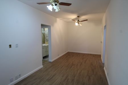 Sala de apartamento para alugar com 3 quartos, 67m² em Todos Os Santos, Rio de Janeiro