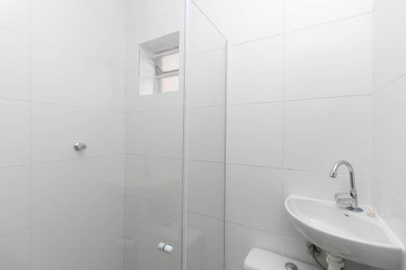 Banheiro Social de kitnet/studio para alugar com 1 quarto, 18m² em Vila Maria Baixa, São Paulo