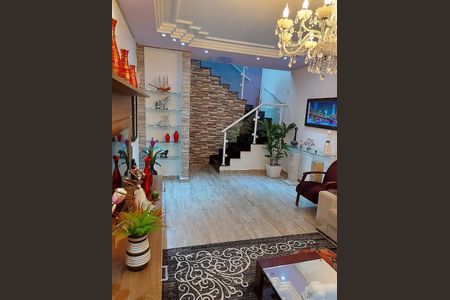 Casa à venda com 168m², 3 quartos e 3 vagas