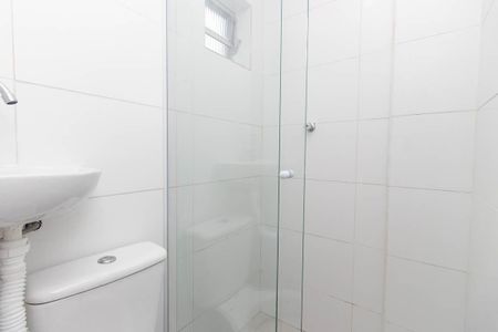 Banheiro de kitnet/studio para alugar com 1 quarto, 18m² em Vila Maria Baixa, São Paulo