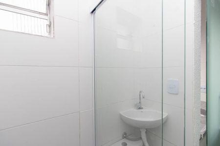 Banheiro Social de kitnet/studio para alugar com 1 quarto, 18m² em Vila Maria Baixa, São Paulo
