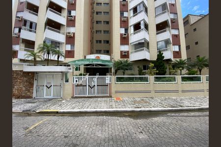 Apartamento para alugar com 80m², 2 quartos e 1 vagaFachada