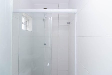 Banheiro de kitnet/studio para alugar com 1 quarto, 18m² em Vila Maria Baixa, São Paulo