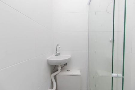 Banheiro de kitnet/studio para alugar com 1 quarto, 18m² em Vila Maria Baixa, São Paulo