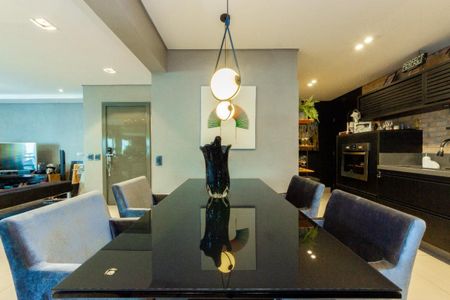 Apartamento à venda com 2 quartos, 163m² em Moema, São Paulo