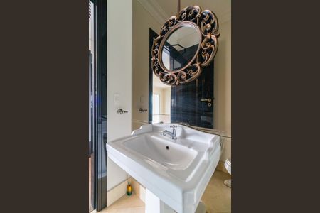 Apartamento à venda com 240m², 2 quartos e 5 vagas Apartamento à venda com 240m², 2 quartos e 5 vagasBanheiro Social