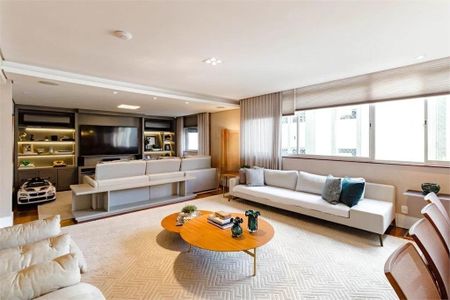 Apartamento à venda com 210m², 3 quartos e 3 vagas