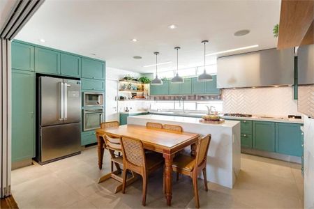 Apartamento à venda com 210m², 3 quartos e 3 vagas