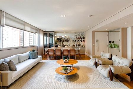 Apartamento à venda com 3 quartos, 210m² em Itaim Bibi, São Paulo
