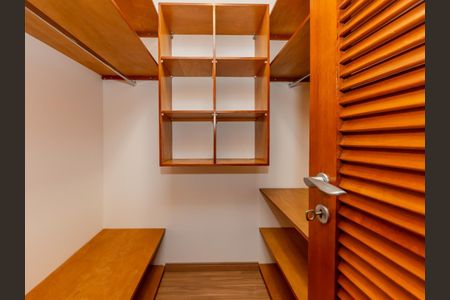 Apartamento à venda com 156m², 3 quartos e 3 vagas