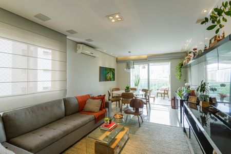 Sala de apartamento à venda com 3 quartos, 154m² em Vila Olímpia, São Paulo