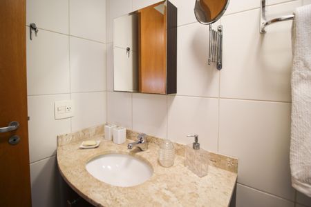 Apartamento à venda com 95m², 2 quartos e 2 vagasBanheiro da Suíte 2