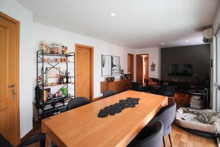 Apartamento à venda com 95m², 2 quartos e 2 vagasSala