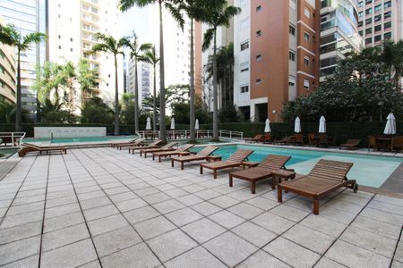Apartamento à venda com 95m², 2 quartos e 2 vagasÁrea comum - Piscina