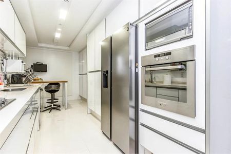 Apartamento à venda com 237m², 2 quartos e 3 vagas