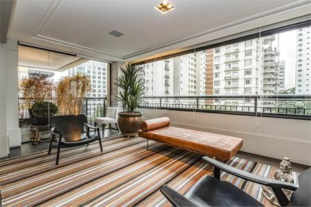 Apartamento à venda com 237m², 2 quartos e 3 vagas