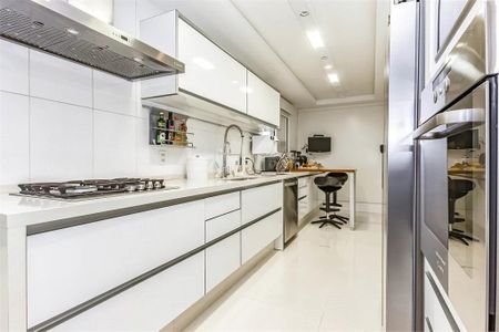 Apartamento à venda com 237m², 2 quartos e 3 vagas