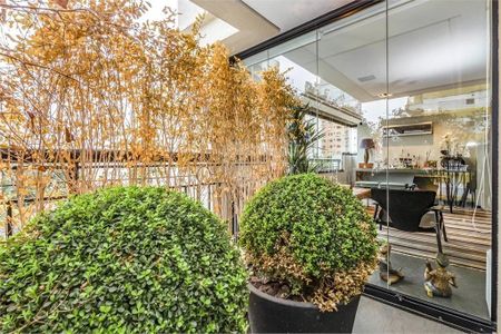 Apartamento à venda com 237m², 2 quartos e 3 vagas