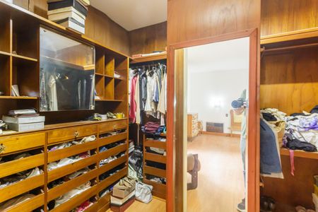 Casa à venda com 375m², 3 quartos e 3 vagasCloset da suíte
